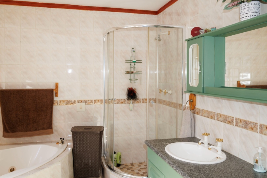 5 Bedroom Property for Sale in Schoemansville North West